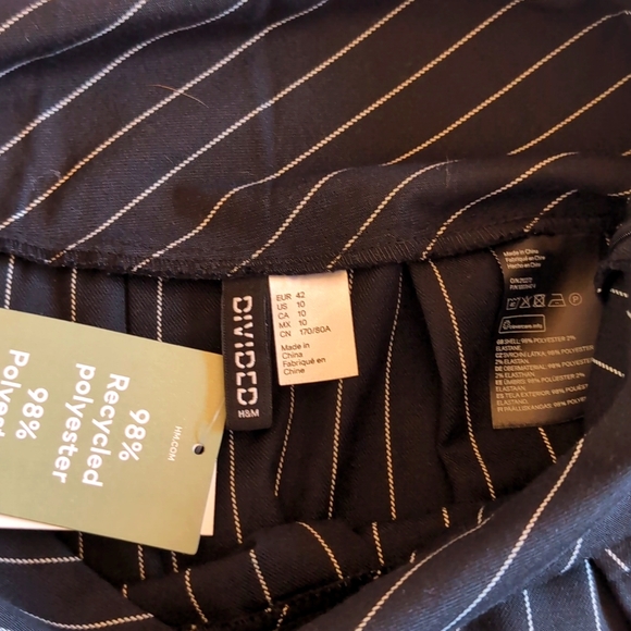 Forever 21 black pinstripe mini skirt size 10 - Picture 3 of 3